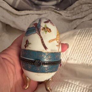 Decorative Egg with Dragonfly Design
